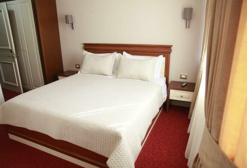 스탠다드 룸, Rozafa