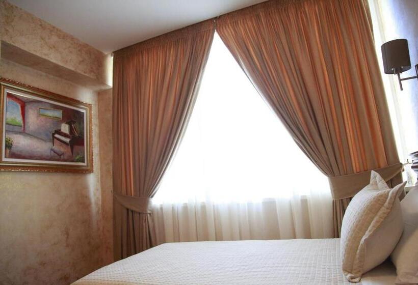 스탠다드 룸, Rozafa