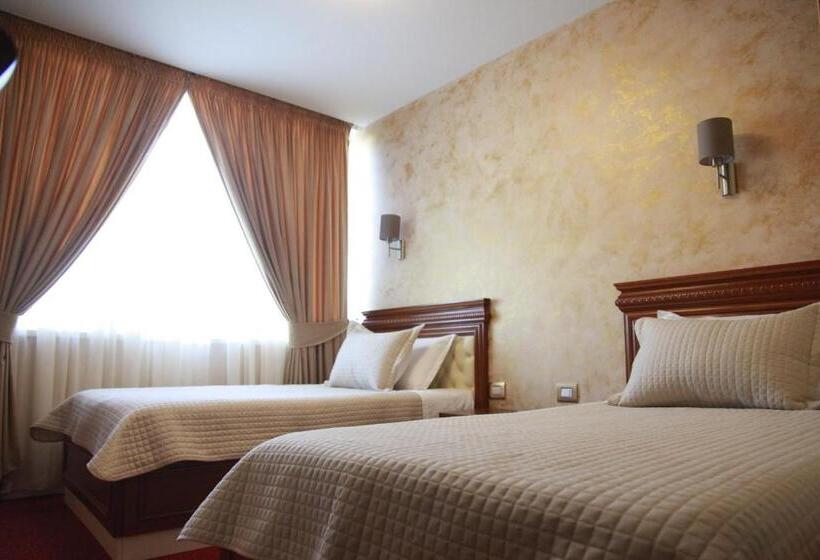 스탠다드 룸, Rozafa