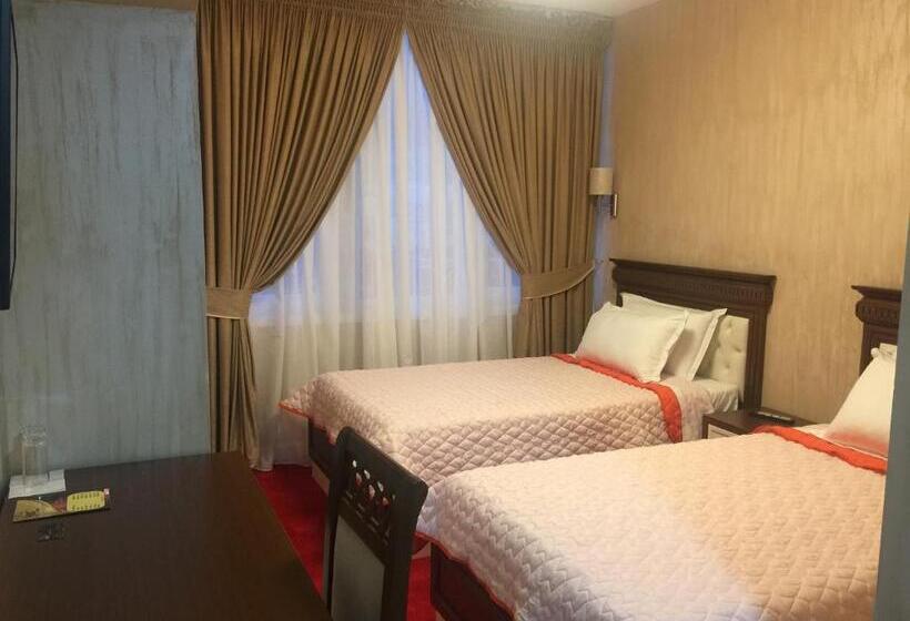 스탠다드 룸, Rozafa