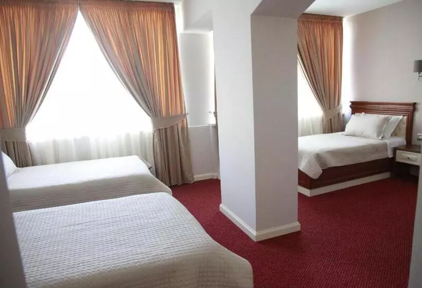 Üç Kişilik Standart Oda, Rozafa
