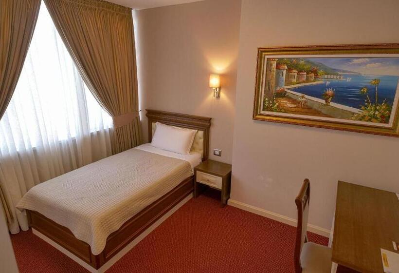 스탠다드 트리플 룸, Rozafa