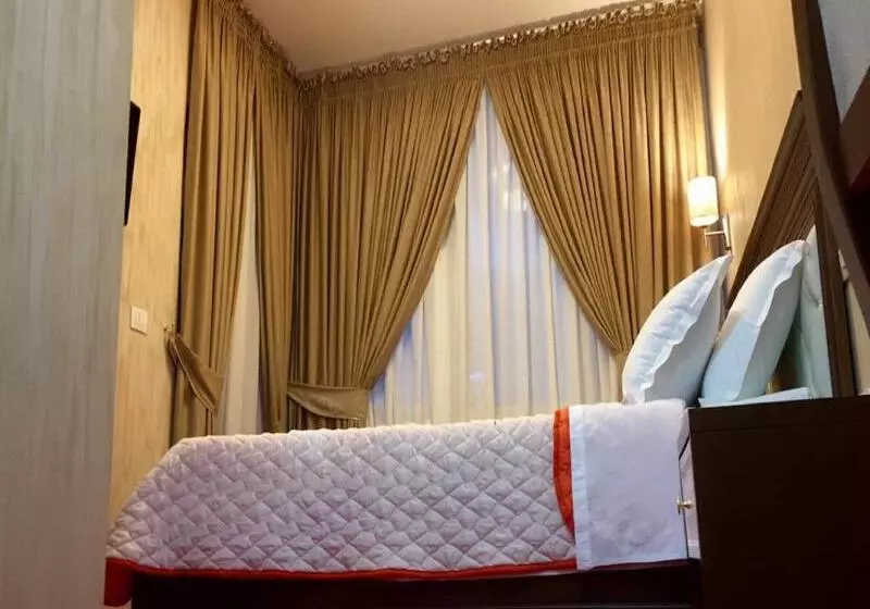 Standart Tek Kişilik Oda, Rozafa