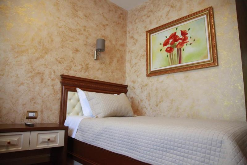 스탠다드 싱글 룸, Rozafa