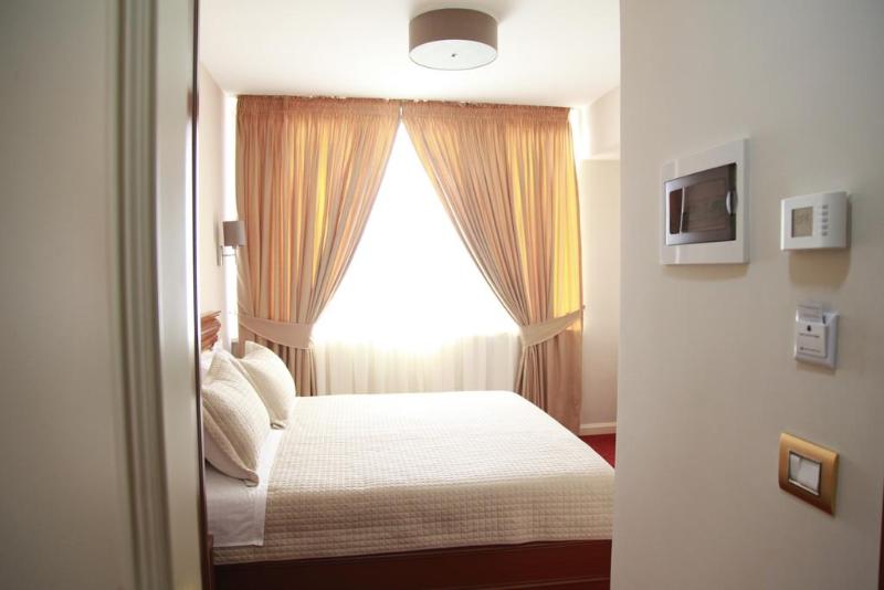 스탠다드 룸, Rozafa