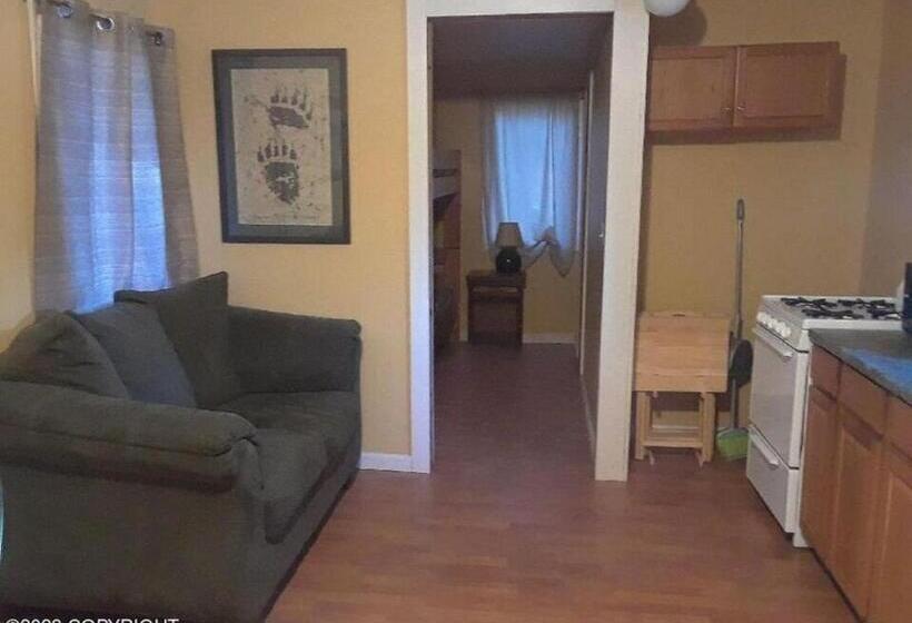 شاليه غرفة نوم واحدة, Bear Necessities Alaska