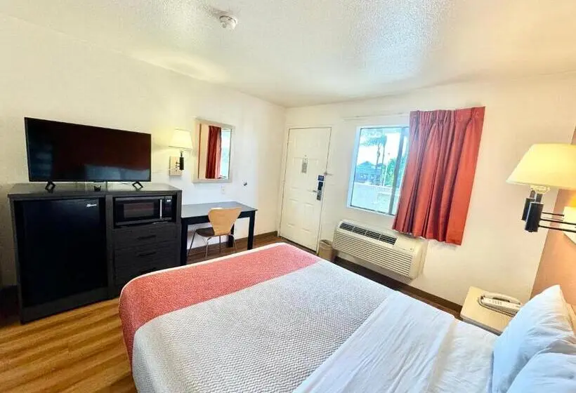 身障者適用スタンダードルーム, Studio 6 Bellflower Ca Los Angeles