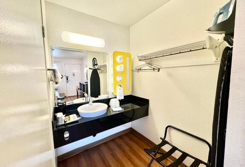 장애인을 위한 스탠다드 룸, Studio 6 Bellflower Ca Los Angeles