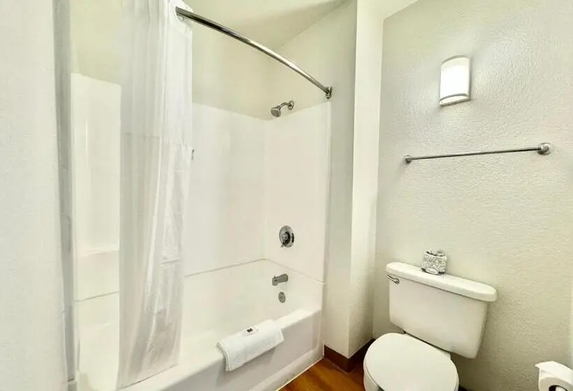 デラックスの４人部屋, Studio 6 Bellflower Ca Los Angeles