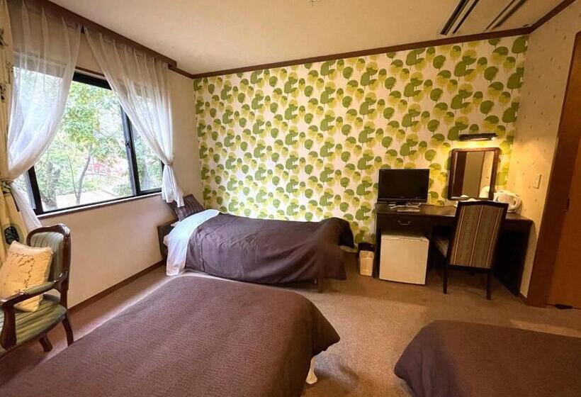 スタンダードトリプルルーム, Heidi Hof