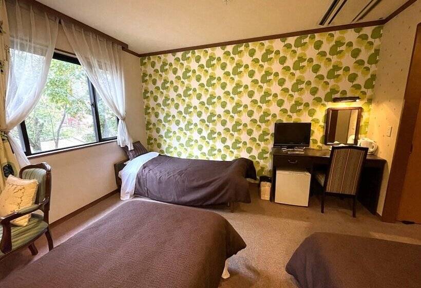 スタンダードトリプルルーム, Heidi Hof