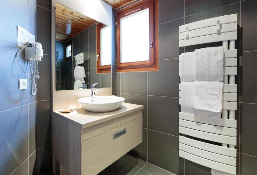 اتاق استاندارد سه نفره, La Galise