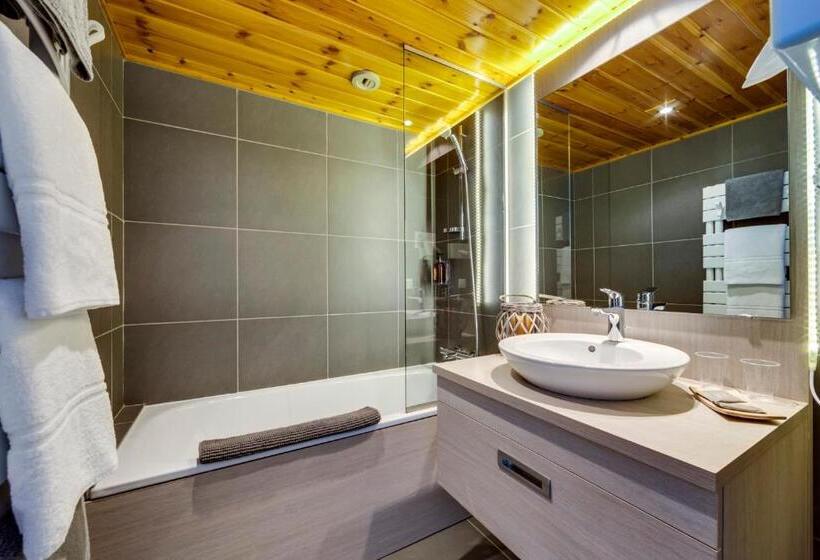 اتاق استاندارد سه نفره, La Galise