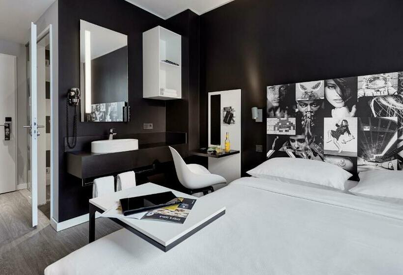 Номер Стандарт, Légère Express Bielefeld