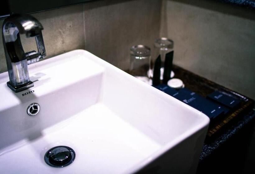 اتاق لوکس, Point Boutique