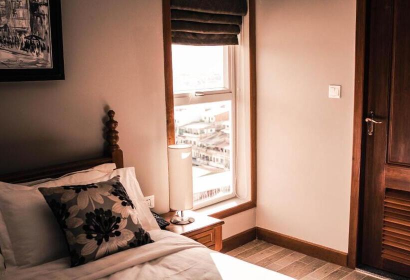 اتاق لوکس, Point Boutique