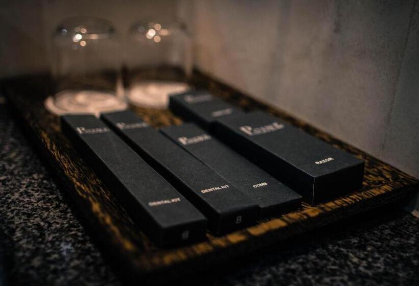 سوییت جونیور لوکس, Point Boutique