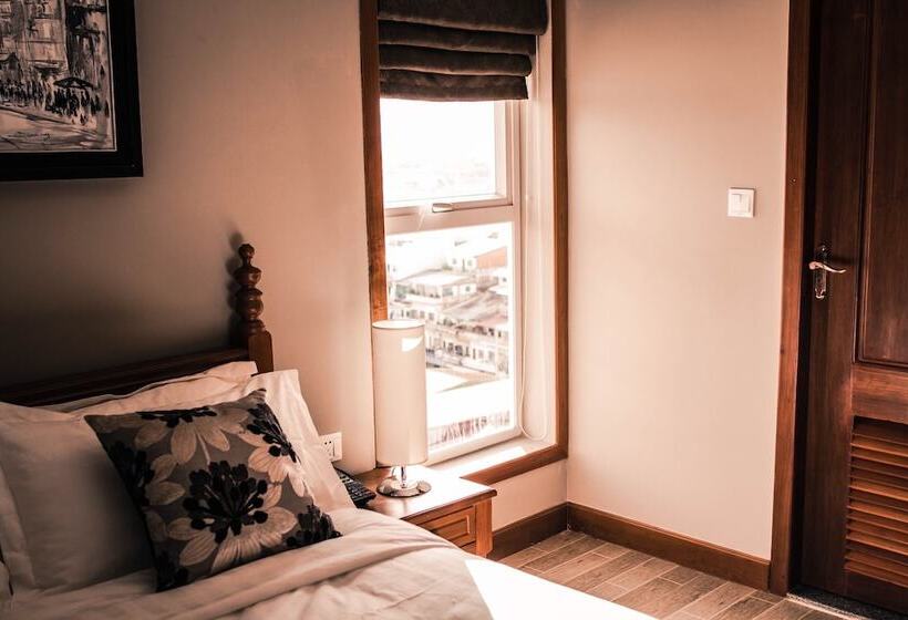 اتاق لوکس, Point Boutique