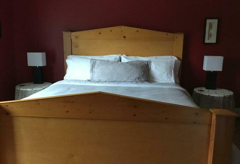 غرفة قياسية سرير كينج, Rose Cottage Bed & Breakfast