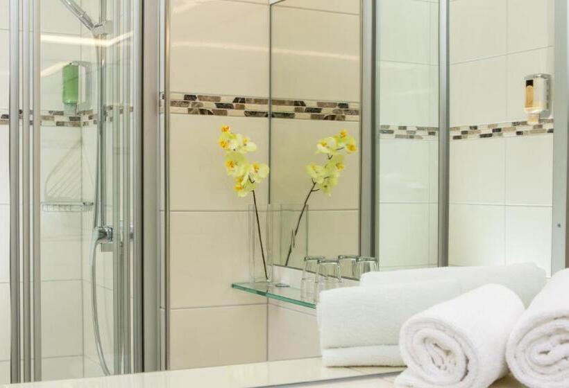 Полулюкс, Six