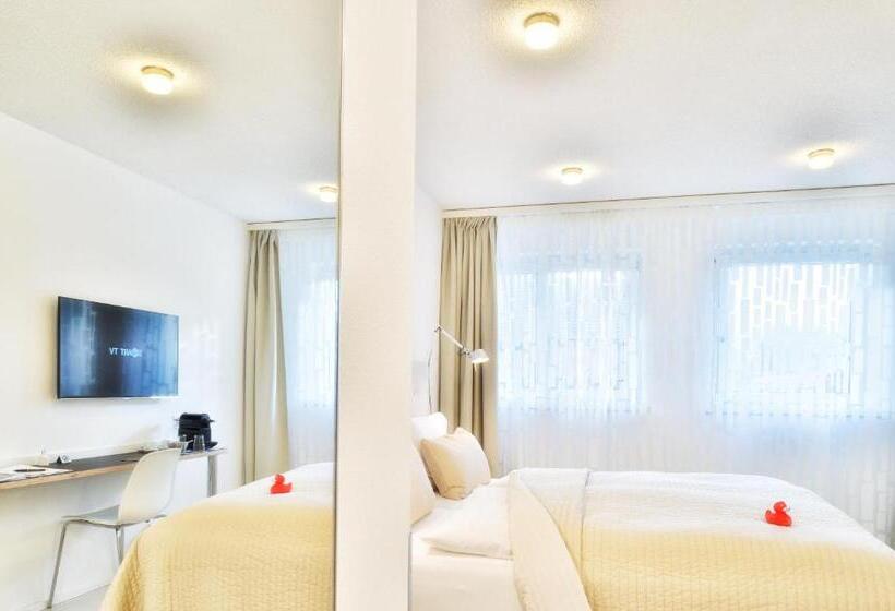 Comfort room with balcony, Six