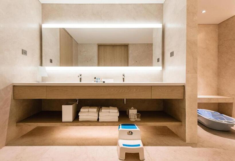 סוויטה עם נוף, The Sanya Edition