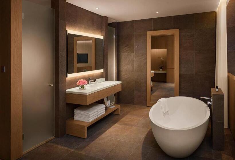 Habitación Premium Vista al Mar., The Sanya Edition