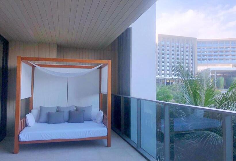 סוויטה נוף לגינה, The Sanya Edition