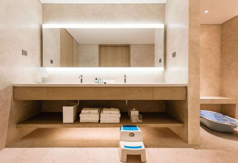 סוויטה נוף לגינה, The Sanya Edition