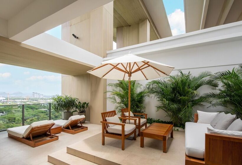 סוויטה עם טרסה, The Sanya Edition