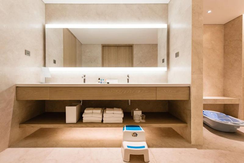 סוויטה נוף לגינה, The Sanya Edition