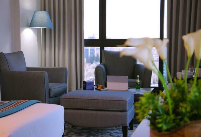 سوییت جونیور, Mena Tyche Hotel Amman