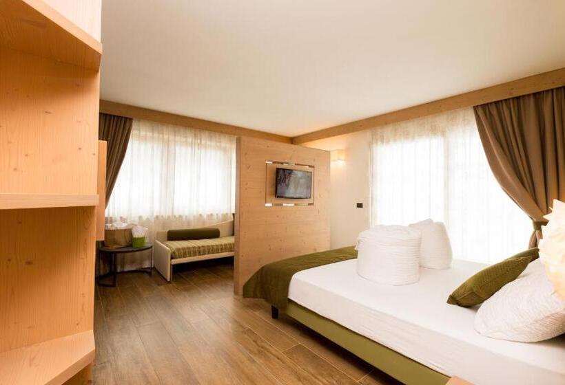 חדר סטנדרט לשלושה, Green Rose