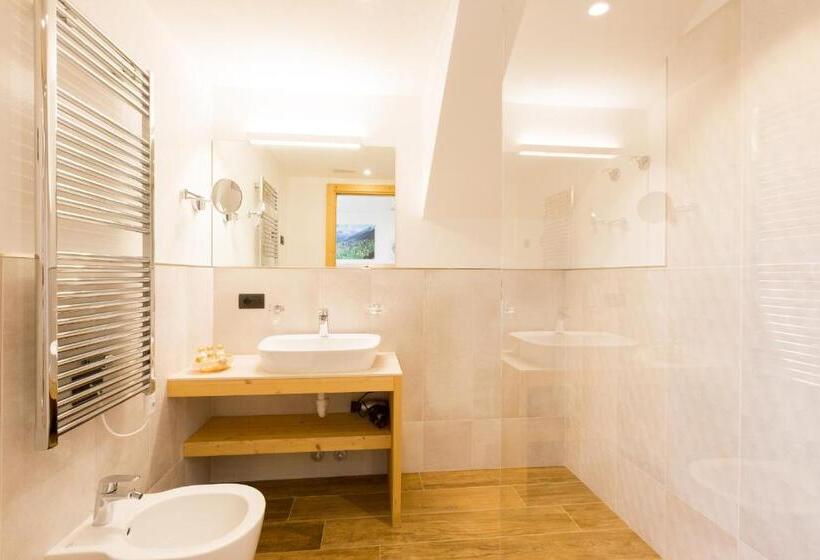 חדר סטנדרט נוף להרים, Green Rose