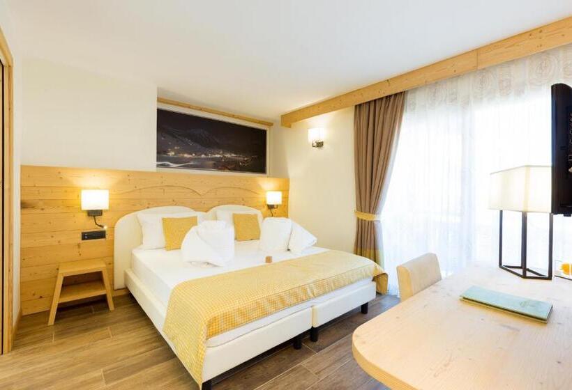 חדר סטנדרט לשלושה, Green Rose