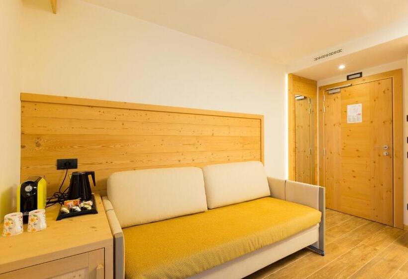 חדר סטנדרט לשלושה, Green Rose