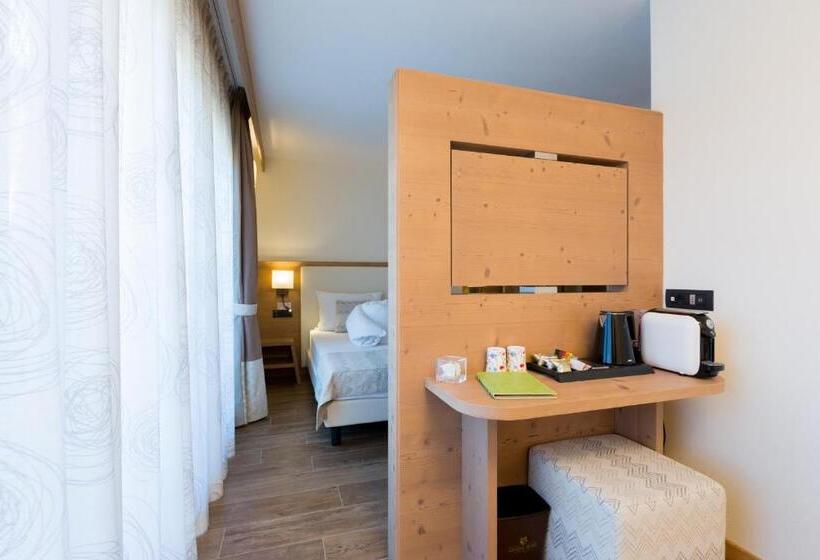 חדר סטנדרט לשלושה עם טרסה, Green Rose