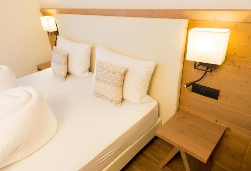 חדר סטנדרט לשלושה עם טרסה, Green Rose