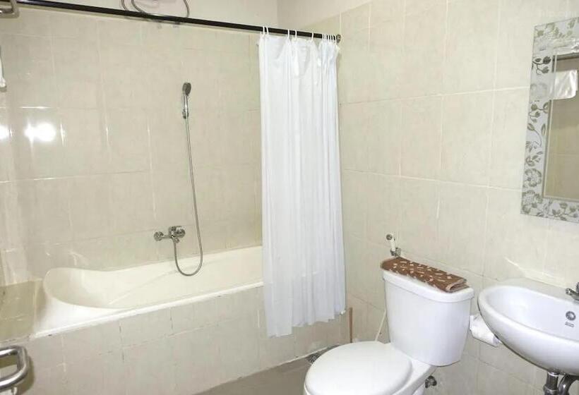 디럭스 룸, Tuban Torres Accommodation