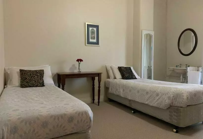 バス共有のスタンダードルーム, Victoria And Albert Guesthouse
