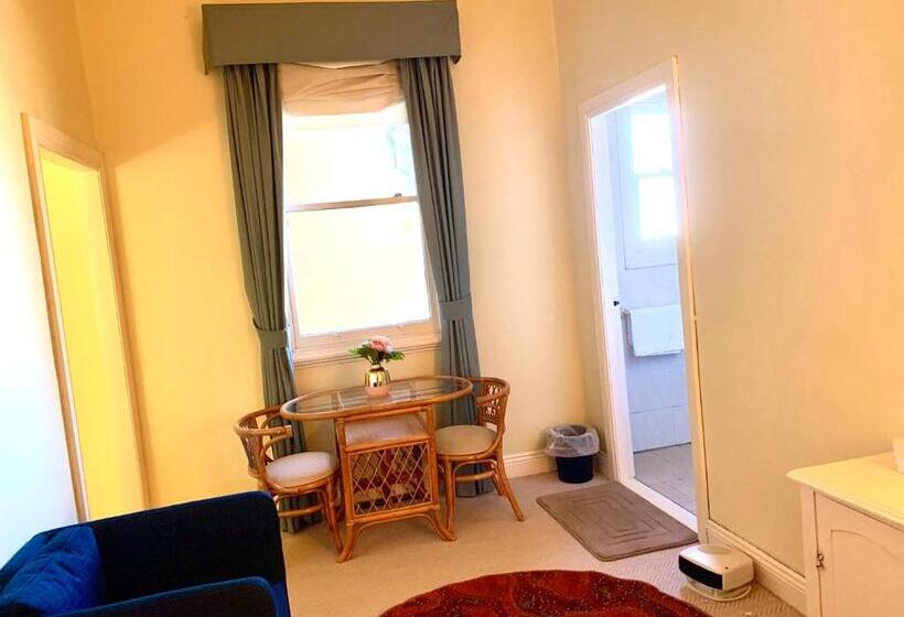 סוויטה עם ג'קוזי, Victoria And Albert Guesthouse