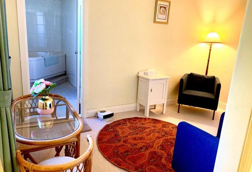 סוויטה עם ג'קוזי, Victoria And Albert Guesthouse