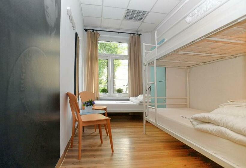 Bed in een Gedeelde Kamer, Warsaw Hostel Centrum Private Rooms & Dorms