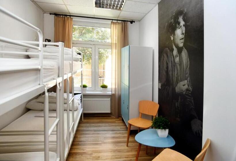 Bed in een Gedeelde Kamer, Warsaw Hostel Centrum Private Rooms & Dorms