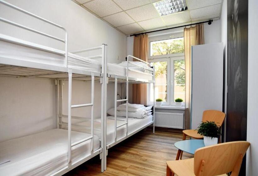 Bed in een Gedeelde Kamer, Warsaw Hostel Centrum Private Rooms & Dorms