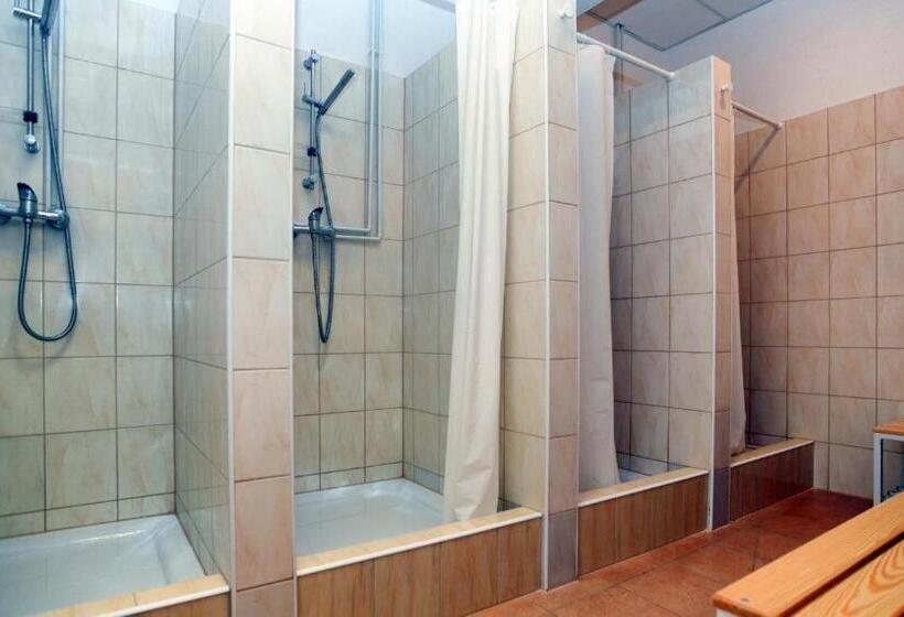 Bed in een Gedeelde Kamer, Warsaw Hostel Centrum Private Rooms & Dorms