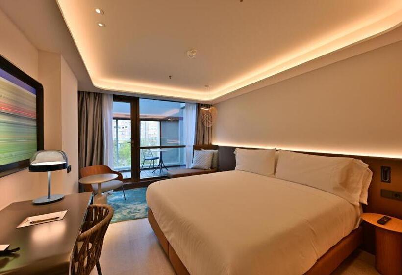 Junior Suite King Bed