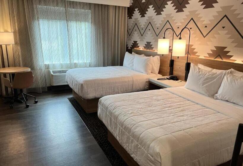 Номер Стандарт, Wyndham Garden Redwood Valley   Ukiah