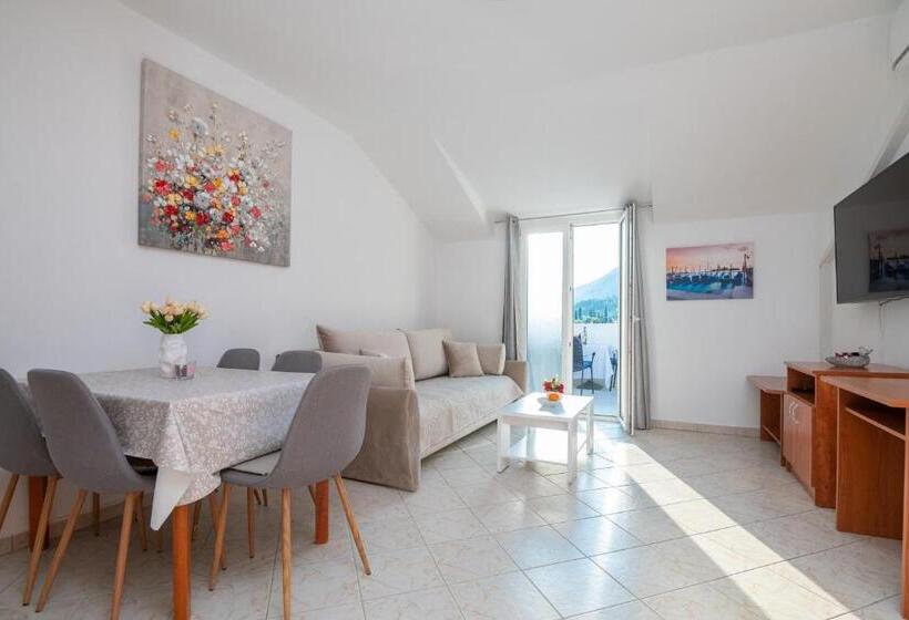 آپارتمان 2 خوابه با تراس, Apartments Azzurro