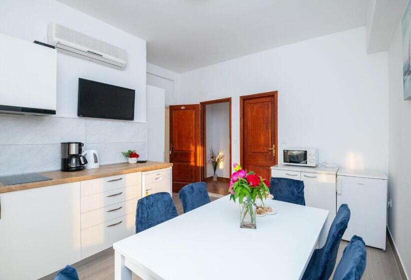 آپارتمان 3 خوابه, Apartments Azzurro